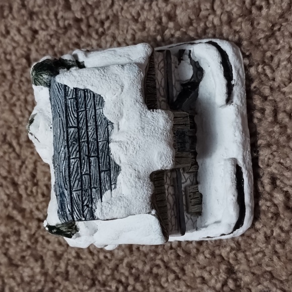 RSVP HAND PAINTED COLD-CAST COTTAGE STONE BARN THE AMERICAN MUSIC SERIES - Picture 6 of 10